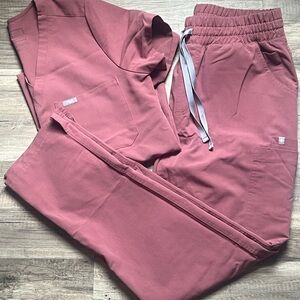 Figs small top medium high rise pant in Dusty Rose